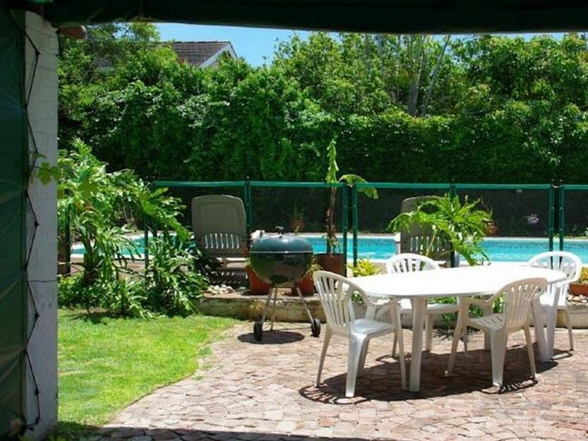 Aqua Marine Guest House Порт-Элизабет Экстерьер фото