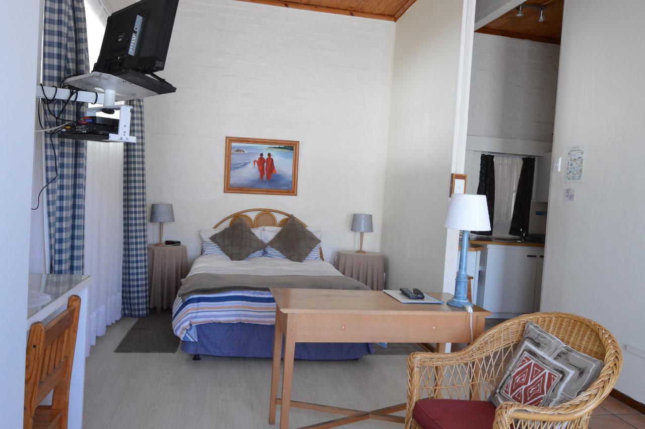 Aqua Marine Guest House Порт-Элизабет Экстерьер фото