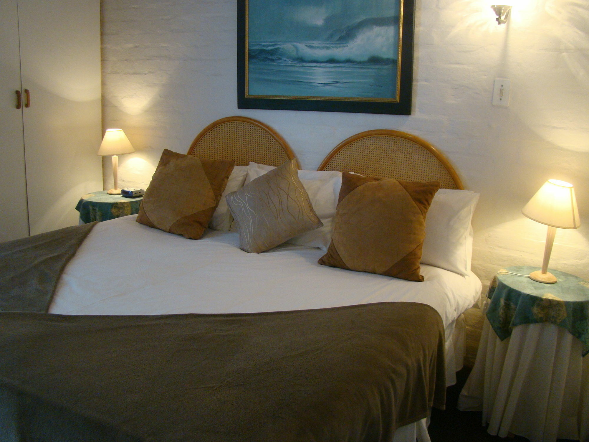 Aqua Marine Guest House Порт-Элизабет Экстерьер фото